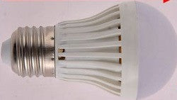 Ampoule à 13 led Vision-el e27 bulb 8w 3000k 230 volts ECLATS DESTOCKAGE