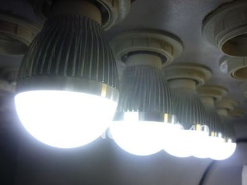 Ampoule e27 6w 15 led (40w 60w) spot eclairage 550lm blanc chaud 110v 220v lumiere 240v ECLATS DESTOCKAGE
