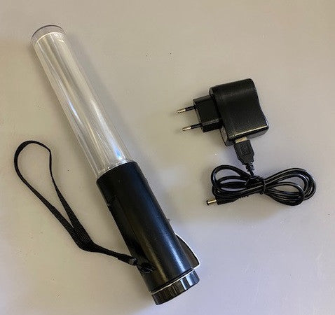 Baton lumineux 26cm led blanc rouge vert + batterie rechargeable + chargeur 220v 5v support magnetique ECLATS DESTOCKAGE