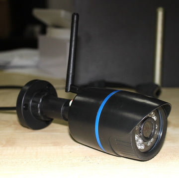 Camera ip wifi couleur compatible iphone blackberry ip615w ECLATS DESTOCKAGE