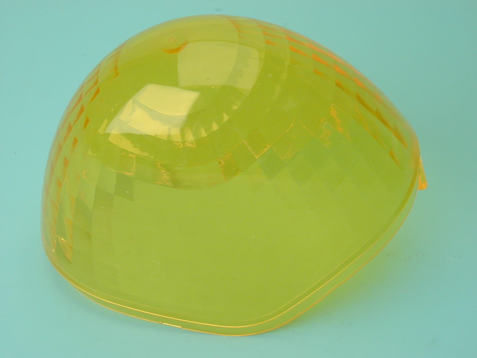 Capot jaune de feu pour clignotant etanche f220c ou feu fixes etanches f220f capots jaunes ECLATS DESTOCKAGE
