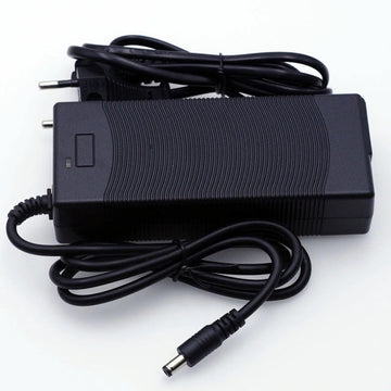 Chargeur adaptateur 11.1v 12v 12.6v 5A 3s pour batterie lithium polymer 5.5 x 2.1mm euro plug ECLATS DESTOCKAGE