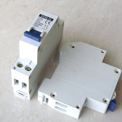 Disjoncteur modulaire dpn 1p n calibre 32a 4.5ka 230v rail din 1 phase + neutre bipolaire ECLATS DESTOCKAGE