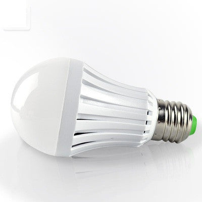 L ampoule magique batterie rechargeable magic light bulb eclairage de secours ECLATS DESTOCKAGE