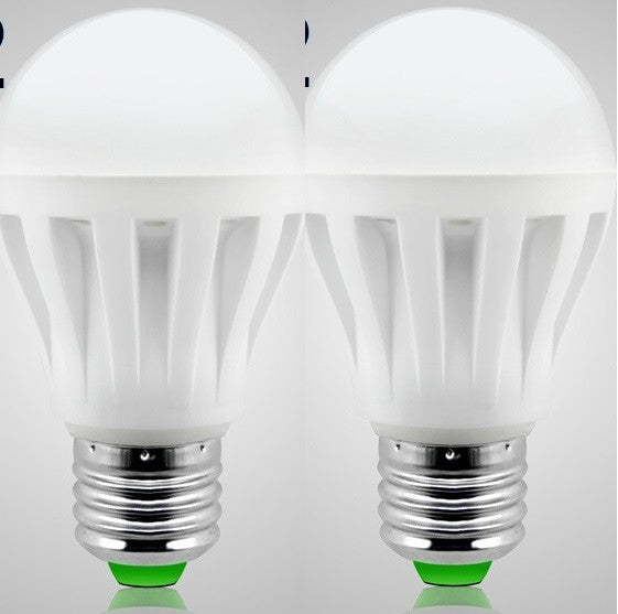 Lot de 2 ampoules led 7w (70W) e27 220v eclairage blanc lumiere bulb 240v thermoplastique ECLATS DESTOCKAGE