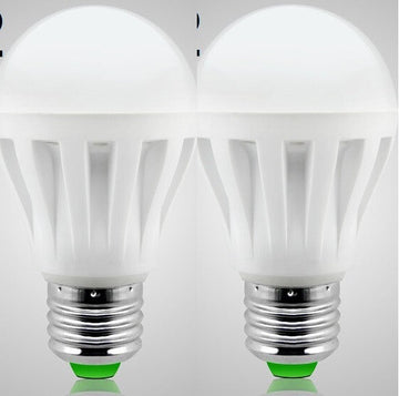 Lot de 2 ampoules led 7w (70W) e27 220v eclairage blanc lumiere bulb 240v thermoplastique ECLATS DESTOCKAGE