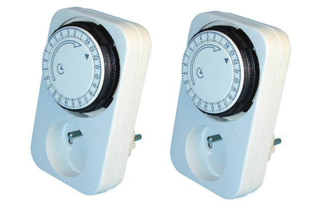 Lot de 2 programmateurs prise programmable mecanique journalier interieure ECLATS DESTOCKAGE