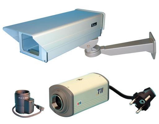 Pack camera surveillance video couleur objectif asservi coffret protection exterieure ECLATS DESTOCKAGE