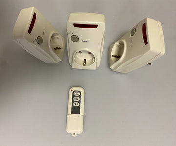 Pack domotique compose de : 1 telecommande 3 prise recepteurs radio ECLATS DESTOCKAGE