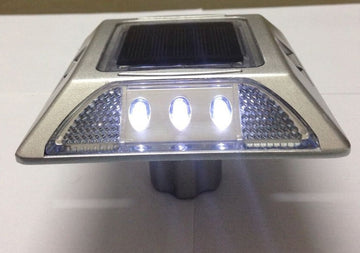 Plot routier solaire 6 led blanc double face a encrer eclairage lumineux ip66 aluminium balisage ECLATS DESTOCKAGE