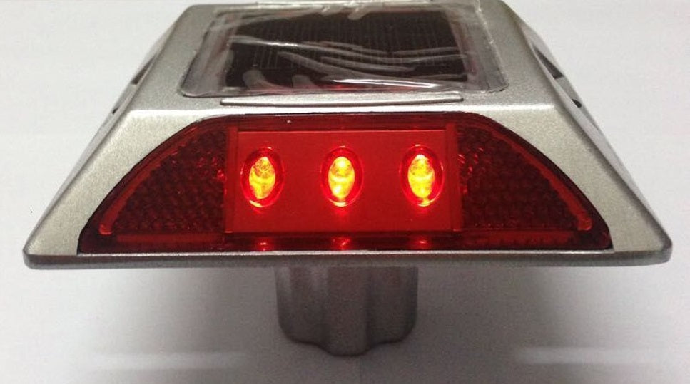 Plot routier solaire 6 led rouge double face a encrer eclairage lumineux ip66 aluminium balisage ECLATS DESTOCKAGE