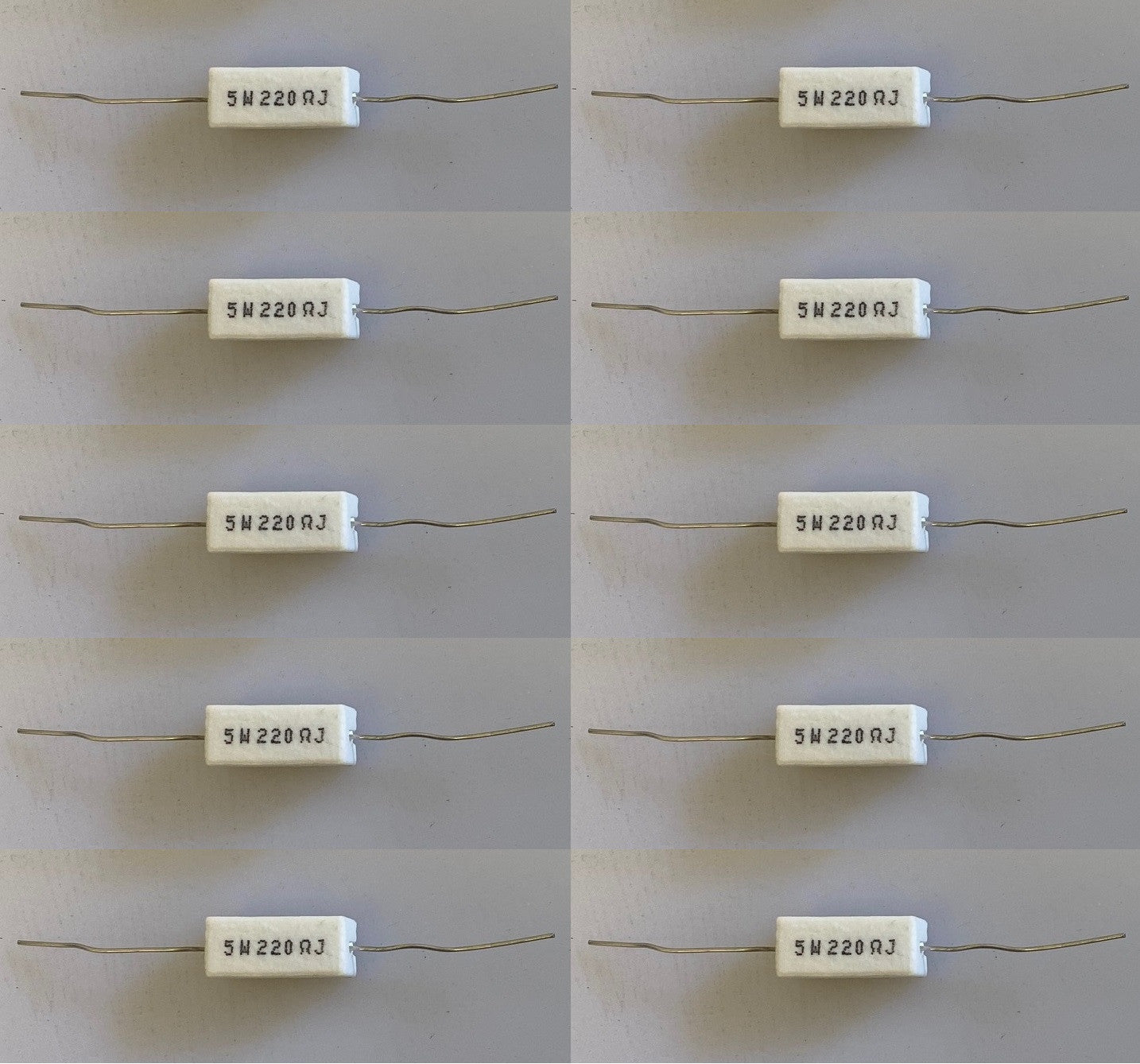 10 Resistance bobinée axial 250v cémentée 5w 220 ohms rebc5w220r Diamètre des broches : 0,8mm ECLATS DESTOCKAGE