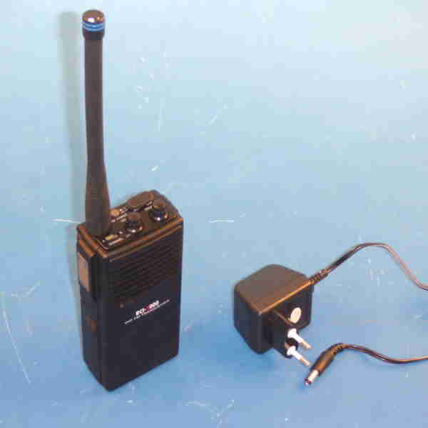 Talkie walkie 135 170mhz 2 canaux 2 watts ECLATS DESTOCKAGE