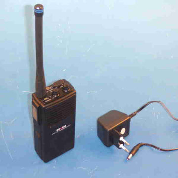 Talkie walkie 135 170mhz 2 canaux 2 watts ECLATS DESTOCKAGE
